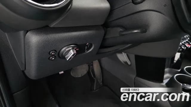 2019 Mini Cooper S 5Door Standard Sold VIN WMWXU310XK2H91471 – front exterior 2019 Mini Cooper S 5Door Standard Sold VIN WMWXU310XK2H91471 – front exterior