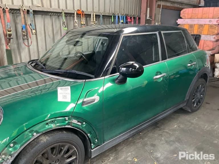 2020 Mini Hatch Used VIN WMWXU720802L87973 – rear exterior 2020 Mini Hatch Used VIN WMWXU720802L87973 – rear exterior