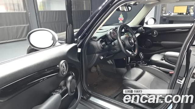2018 Mini Cooper D 5Door HIGH Sold VIN WMWXV3100JTE92805 – front exterior 2018 Mini Cooper D 5Door HIGH Sold VIN WMWXV3100JTE92805 – front exterior