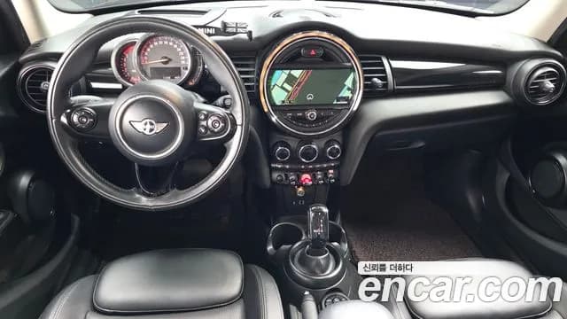 2018 Mini Cooper D 5Door HIGH Sold VIN WMWXV3100JTE92805 – interior seats 2018 Mini Cooper D 5Door HIGH Sold VIN WMWXV3100JTE92805 – interior seats