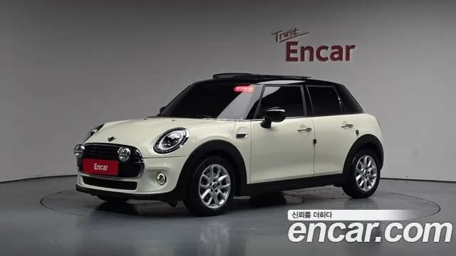 2021 Mini Cooper 5Door HIGH Sold VIN WMWXV7101M2N94306 – front exterior 2021 Mini Cooper 5Door HIGH Sold VIN WMWXV7101M2N94306 – front exterior