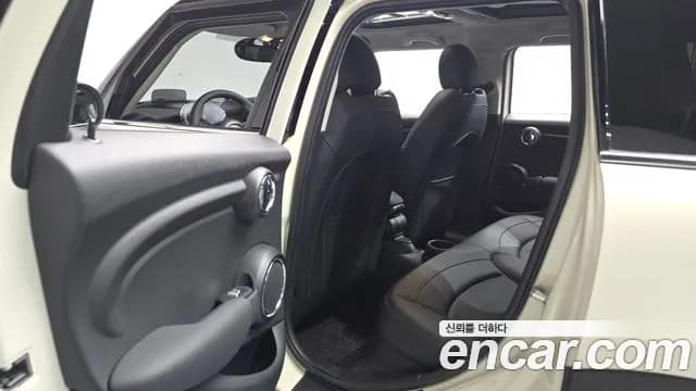 2021 Mini Cooper 5Door HIGH Sold VIN WMWXV7101M2N94306 – exterior detail 2021 Mini Cooper 5Door HIGH Sold VIN WMWXV7101M2N94306 – exterior detail