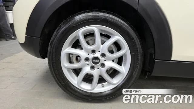 2021 Mini Cooper 5Door HIGH Sold VIN WMWXV7101M2N94516 – side profile 2021 Mini Cooper 5Door HIGH Sold VIN WMWXV7101M2N94516 – side profile