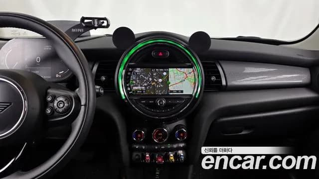 2021 Mini Cooper 5Door HIGH Sold VIN WMWXV7101M2N94516 – dashboard 2021 Mini Cooper 5Door HIGH Sold VIN WMWXV7101M2N94516 – dashboard
