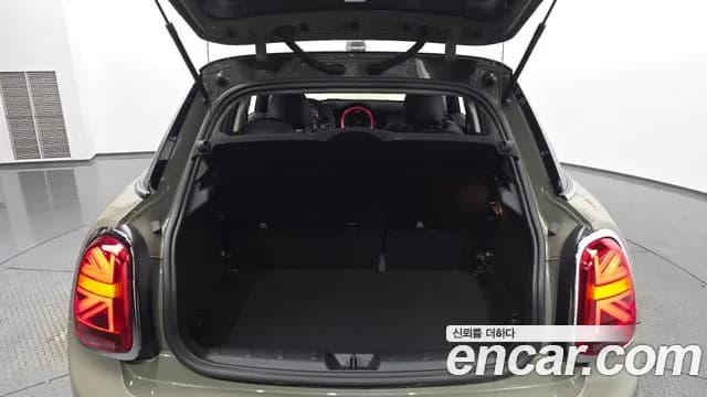 2020 Mini Cooper 5Door Standard Sold VIN WMWXV7102L2M58071 – interior seats 2020 Mini Cooper 5Door Standard Sold VIN WMWXV7102L2M58071 – interior seats