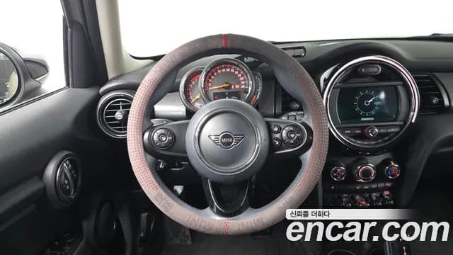 2020 Mini Cooper 5Door Standard Sold VIN WMWXV7102L2M58071 – exterior detail 2020 Mini Cooper 5Door Standard Sold VIN WMWXV7102L2M58071 – exterior detail