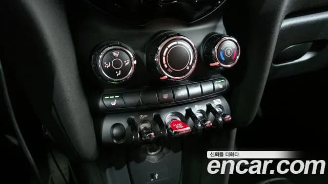 2020 Mini Cooper 5Door Standard Sold VIN WMWXV7103L2M46088 – interior seats 2020 Mini Cooper 5Door Standard Sold VIN WMWXV7103L2M46088 – interior seats