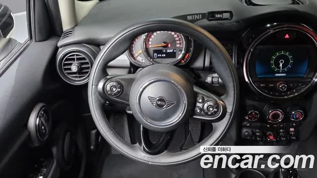 2020 Mini Cooper 5Door Standard Sold VIN WMWXV7104L2L83440 – interior seats 2020 Mini Cooper 5Door Standard Sold VIN WMWXV7104L2L83440 – interior seats