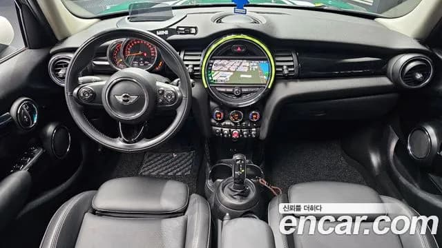 2020 Mini Cooper 5Door HIGH Sold VIN WMWXV7105L2M72434 – interior seats 2020 Mini Cooper 5Door HIGH Sold VIN WMWXV7105L2M72434 – interior seats