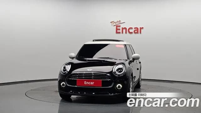 2021 Mini Cooper 5Door HIGH Sold VIN WMWXV7106M2N60409 – trunk area 2021 Mini Cooper 5Door HIGH Sold VIN WMWXV7106M2N60409 – trunk area