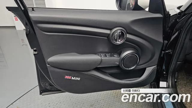 2021 Mini Cooper 5Door HIGH Sold VIN WMWXV7106M2N60409 – odometer reading 2021 Mini Cooper 5Door HIGH Sold VIN WMWXV7106M2N60409 – odometer reading