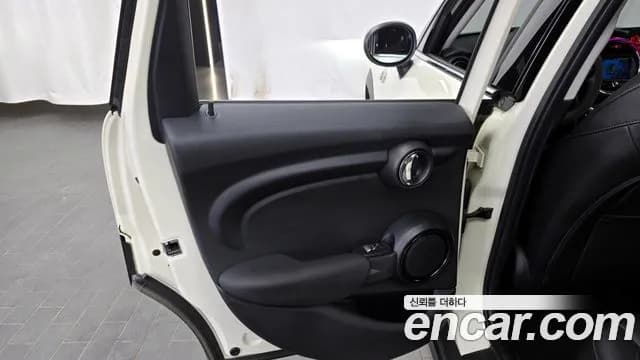 2020 Mini Cooper 5Door Standard Sold VIN WMWXV7107L2M72581 – photo 14 2020 Mini Cooper 5Door Standard Sold VIN WMWXV7107L2M72581 – photo 14