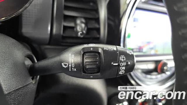 2021 Mini Cooper 5Door HIGH Sold VIN WMWXV7107M2N90891 – dashboard 2021 Mini Cooper 5Door HIGH Sold VIN WMWXV7107M2N90891 – dashboard