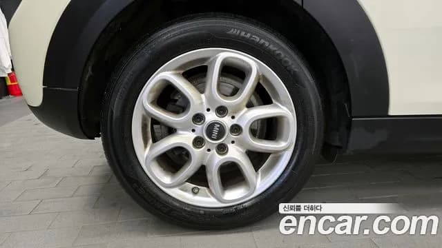 2021 Mini Cooper 5Door HIGH Sold VIN WMWXV7107M2N90891 – exterior detail 2021 Mini Cooper 5Door HIGH Sold VIN WMWXV7107M2N90891 – exterior detail