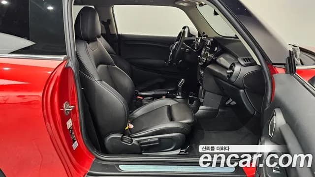2018 Mini Cooper D Standard Sold VIN WMWXY3101JTE27095 – engine bay 2018 Mini Cooper D Standard Sold VIN WMWXY3101JTE27095 – engine bay