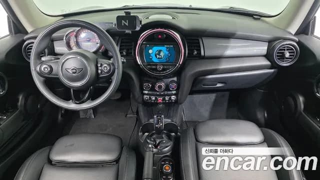 2019 Mini Cooper D Standard Sold VIN WMWXY3101KTF77709 – interior seats 2019 Mini Cooper D Standard Sold VIN WMWXY3101KTF77709 – interior seats