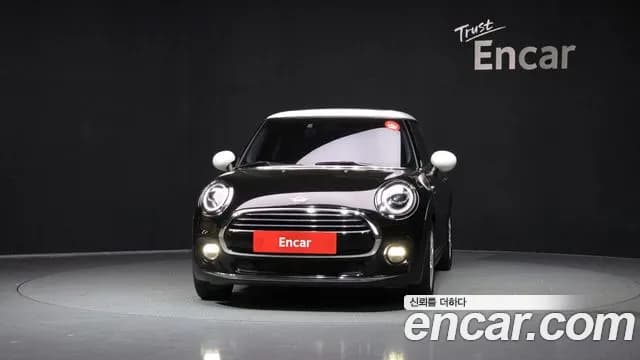 2019 Mini Cooper D HIGH Sold VIN WMWXY3102KTF78643 – interior seats 2019 Mini Cooper D HIGH Sold VIN WMWXY3102KTF78643 – interior seats