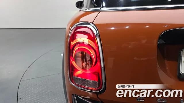 2018 Mini Cooper D Countryman ALL4 HIGH Sold VIN WMWYU1100J3E83260 – interior seats 2018 Mini Cooper D Countryman ALL4 HIGH Sold VIN WMWYU1100J3E83260 – interior seats