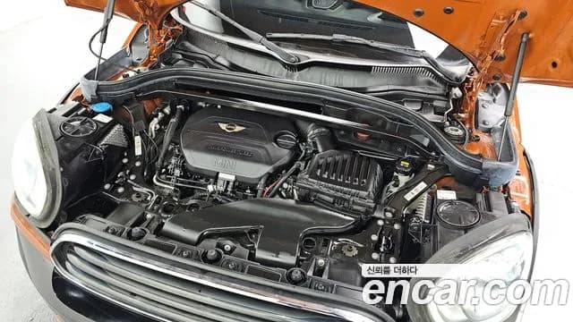 2017 Mini Cooper D Countryman ALL4 HIGH Sold VIN WMWYU1107H3D17649 – interior seats 2017 Mini Cooper D Countryman ALL4 HIGH Sold VIN WMWYU1107H3D17649 – interior seats