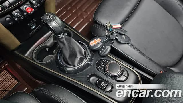 2017 Mini Cooper D Countryman ALL4 HIGH Sold VIN WMWYU1107H3D17649 – photo 15 2017 Mini Cooper D Countryman ALL4 HIGH Sold VIN WMWYU1107H3D17649 – photo 15