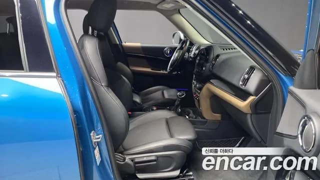 2018 Mini Cooper Countryman Standard Sold VIN WMWYU9101J3C02775 – exterior detail 2018 Mini Cooper Countryman Standard Sold VIN WMWYU9101J3C02775 – exterior detail