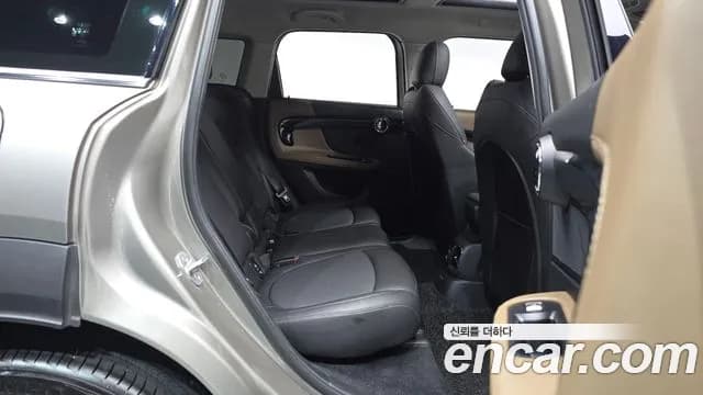 2019 Mini Cooper Countryman HIGH Sold VIN WMWYU910XK3H01513 – trunk area 2019 Mini Cooper Countryman HIGH Sold VIN WMWYU910XK3H01513 – trunk area