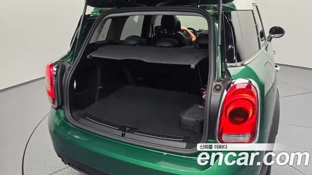 2020 Mini Cooper Countryman Standard Sold VIN WMWYX3102L3L80103 – exterior detail 2020 Mini Cooper Countryman Standard Sold VIN WMWYX3102L3L80103 – exterior detail