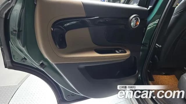 2019 Mini Cooper D Countryman ALL4 HIGH Sold VIN WMWYY5104K3G74287 – side profile 2019 Mini Cooper D Countryman ALL4 HIGH Sold VIN WMWYY5104K3G74287 – side profile