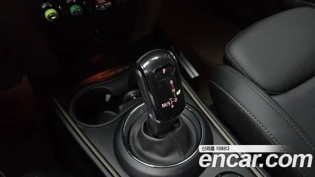 2019 Mini Cooper D Countryman ALL4 HIGH Sold VIN WMWYY5104K3G74287 – interior seats 2019 Mini Cooper D Countryman ALL4 HIGH Sold VIN WMWYY5104K3G74287 – interior seats