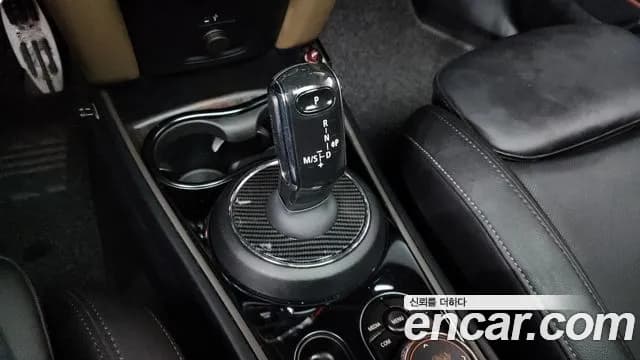 2019 Mini Cooper D Countryman ALL4 HIGH Sold VIN WMWYY5104K3G74306 – interior seats 2019 Mini Cooper D Countryman ALL4 HIGH Sold VIN WMWYY5104K3G74306 – interior seats