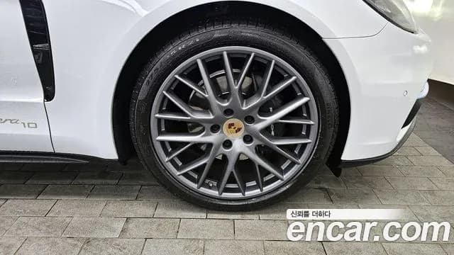2020 Porsche Panamera (971) 3.0 AWD Sold VIN WP0AA2972LL102111 – trunk area 2020 Porsche Panamera (971) 3.0 AWD Sold VIN WP0AA2972LL102111 – trunk area