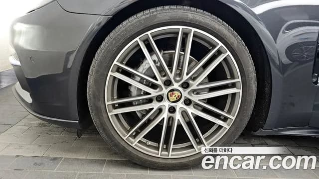 2018 Porsche Panamera (971) 3.0 AWD Sold VIN WP0AA2973JL110912 – photo 27 2018 Porsche Panamera (971) 3.0 AWD Sold VIN WP0AA2973JL110912 – photo 27