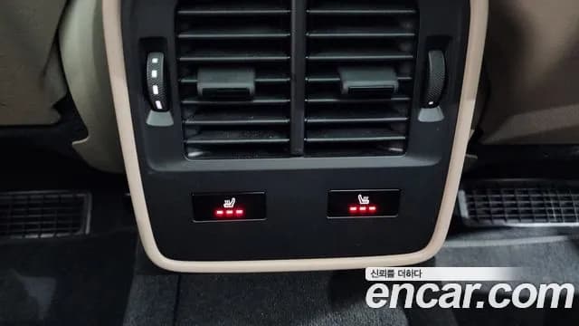 2022 Porsche Taycan Base Sold VIN WP0AA2Y13NSA10613 – interior seats 2022 Porsche Taycan Base Sold VIN WP0AA2Y13NSA10613 – interior seats