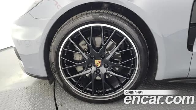 2018 Porsche Panamera (971) 2.9 4S Sold VIN WP0AB297XJL133729 – trunk area 2018 Porsche Panamera (971) 2.9 4S Sold VIN WP0AB297XJL133729 – trunk area