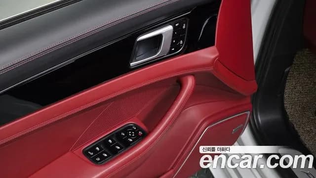 2020 Porsche Panamera (971) 2.9 AWD E-Hybrid Sold VIN WP0AE2970LL131806 – exterior detail 2020 Porsche Panamera (971) 2.9 AWD E-Hybrid Sold VIN WP0AE2970LL131806 – exterior detail