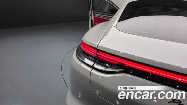 2022 Porsche Panamera (971) 4.0 GTS Sold VIN WP0AG297XNL135147 – interior seats 2022 Porsche Panamera (971) 4.0 GTS Sold VIN WP0AG297XNL135147 – interior seats