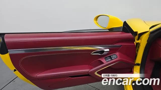 2019 Porsche 718 Boxster 2.0 Sold VIN WP0CA2985KS214181 – interior seats 2019 Porsche 718 Boxster 2.0 Sold VIN WP0CA2985KS214181 – interior seats