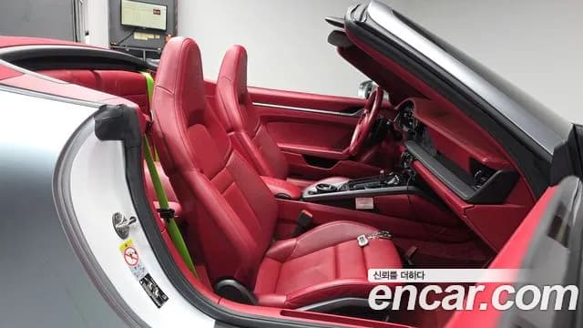 2021 Porsche 911 (992) Carrera S Cabriolet Sold VIN WP0CB299XMS248187 – interior seats 2021 Porsche 911 (992) Carrera S Cabriolet Sold VIN WP0CB299XMS248187 – interior seats