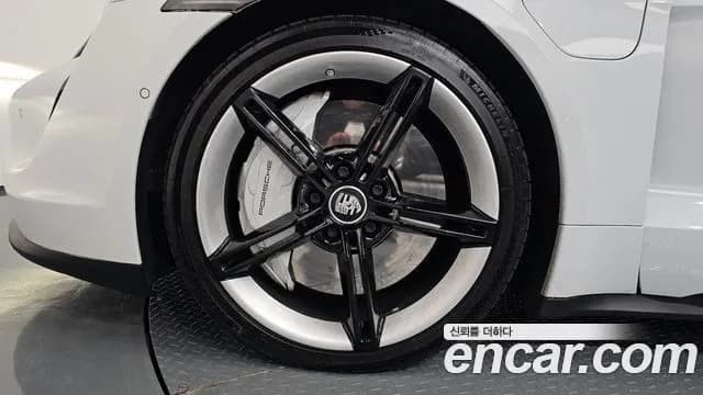 2020 Porsche Taycan 4S Sold VIN WP0ZZZY1DHDJDJ832 – undercarriage 2020 Porsche Taycan 4S Sold VIN WP0ZZZY1DHDJDJ832 – undercarriage