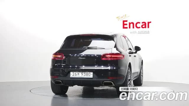 2018 Porsche Macan 2.0 Sold VIN WP1AA2950JLB17281 – engine bay 2018 Porsche Macan 2.0 Sold VIN WP1AA2950JLB17281 – engine bay