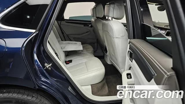 2018 Porsche Macan 2.0 Sold VIN WP1AA2950JLB23243 – trunk area 2018 Porsche Macan 2.0 Sold VIN WP1AA2950JLB23243 – trunk area