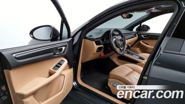 2017 Porsche Macan 2.0 Sold VIN WP1AA2956HLB23323 – photo 17 2017 Porsche Macan 2.0 Sold VIN WP1AA2956HLB23323 – photo 17