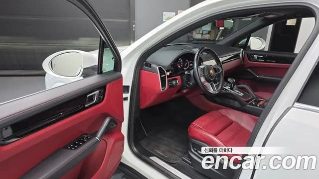 2022 Porsche Cayenne (PO536) 3.0 Coupe Sold VIN WP1AA29Y4NDA07697 – interior seats 2022 Porsche Cayenne (PO536) 3.0 Coupe Sold VIN WP1AA29Y4NDA07697 – interior seats