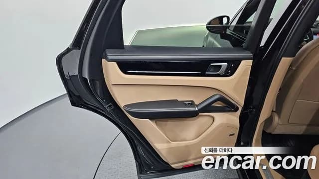 2019 Porsche Cayenne (PO536) 3.0 Sold VIN WP1AA29Y6KDA38025 – trunk area 2019 Porsche Cayenne (PO536) 3.0 Sold VIN WP1AA29Y6KDA38025 – trunk area