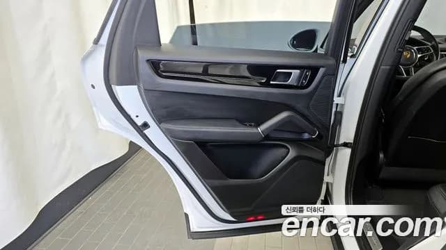 2023 Porsche Cayenne (PO536) 3.0 Sold VIN WP1AA29Y6PDA02455 – trunk area 2023 Porsche Cayenne (PO536) 3.0 Sold VIN WP1AA29Y6PDA02455 – trunk area