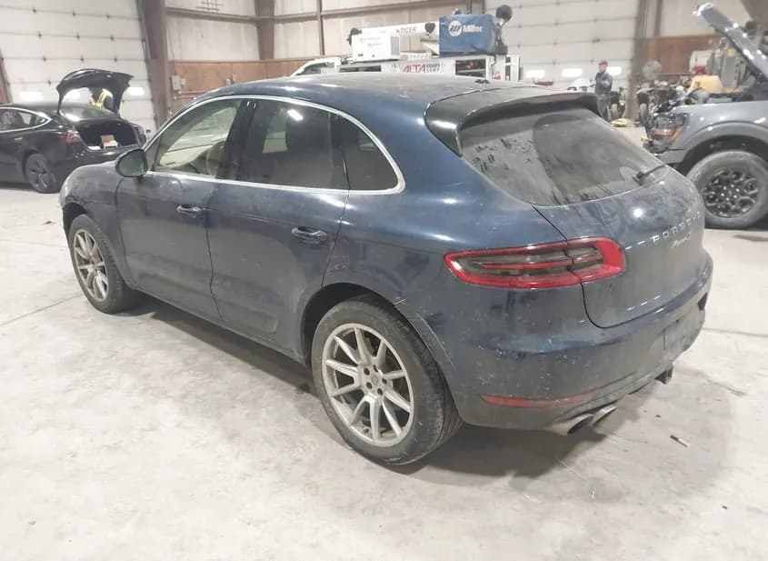 2015 PORSCHE Macan Used VIN WP1AB2A54FLB58092 – engine bay 2015 PORSCHE Macan Used VIN WP1AB2A54FLB58092 – engine bay