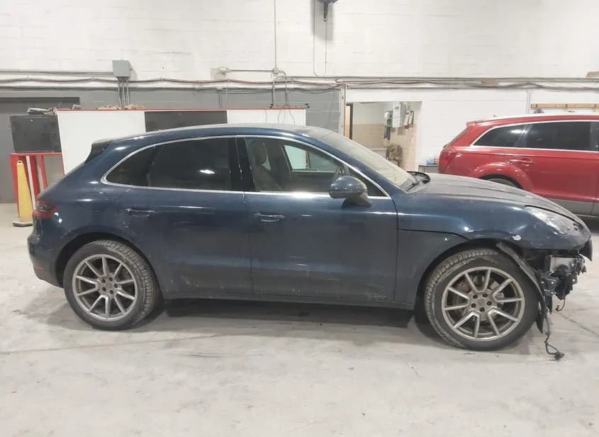 2015 PORSCHE Macan Used VIN WP1AB2A54FLB58092 – undercarriage 2015 PORSCHE Macan Used VIN WP1AB2A54FLB58092 – undercarriage