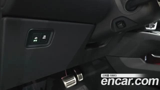 2025 Porsche Macan EV Turbo Sold VIN WP1AC2XA5SL176156 – exterior detail 2025 Porsche Macan EV Turbo Sold VIN WP1AC2XA5SL176156 – exterior detail