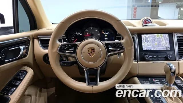 2017 Porsche Macan 3.0 S Diesel Sold VIN WP1AD2950HLB70662 – interior seats 2017 Porsche Macan 3.0 S Diesel Sold VIN WP1AD2950HLB70662 – interior seats