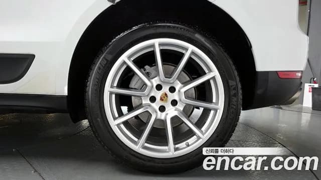 2017 Porsche Macan 3.0 S Diesel Sold VIN WP1AD2950HLB70662 – photo 18 2017 Porsche Macan 3.0 S Diesel Sold VIN WP1AD2950HLB70662 – photo 18